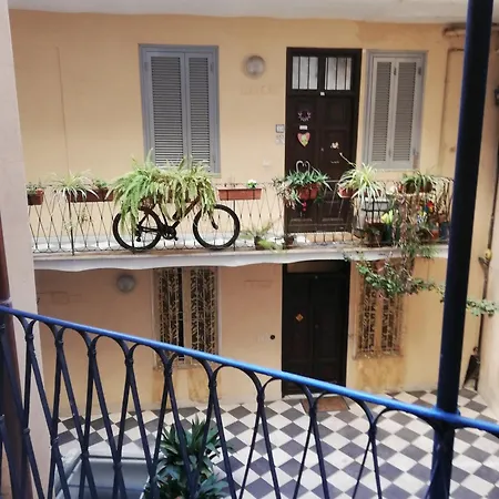 La Casa Sul Cortile Nyaraló Róma